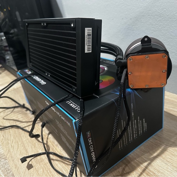 Lian Li Galahad AIO 240 RGB - Picture 5 of 8